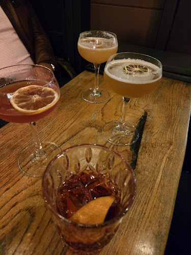 Comentarii opinii despre The Third Glass