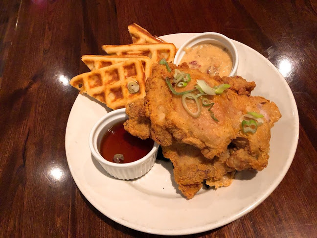 Opinii despre The Grand Trunk Saloon în Kitchener - Hospitality and gastronomy