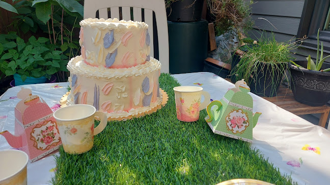 1st Avenue Bakery - Hospitality and gastronomy