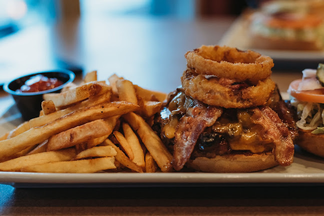 Moose Mulligans Public Eatery - Sicamous