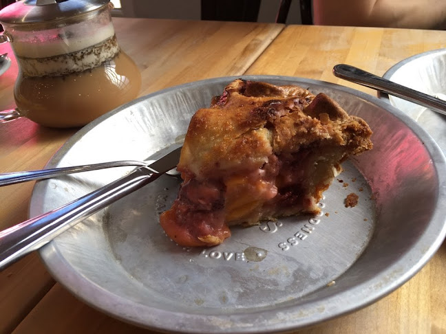 Comentarii opinii despre Gabi & Jules Handmade Pies and Baked Goodness