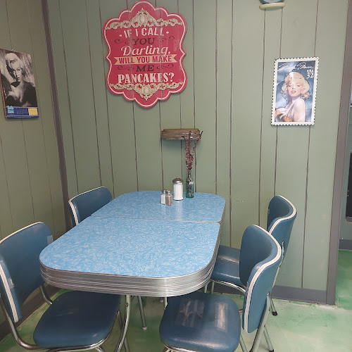 Comentarii opinii despre The Full Cup Café