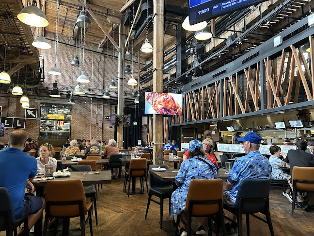 255 Bremner Blvd, Toronto, ON M5V 3L9