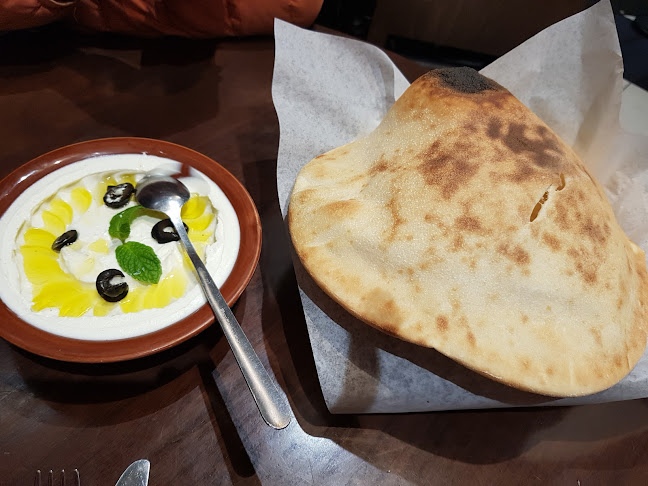 560 Robson St, Vancouver, BC V6B 2B7