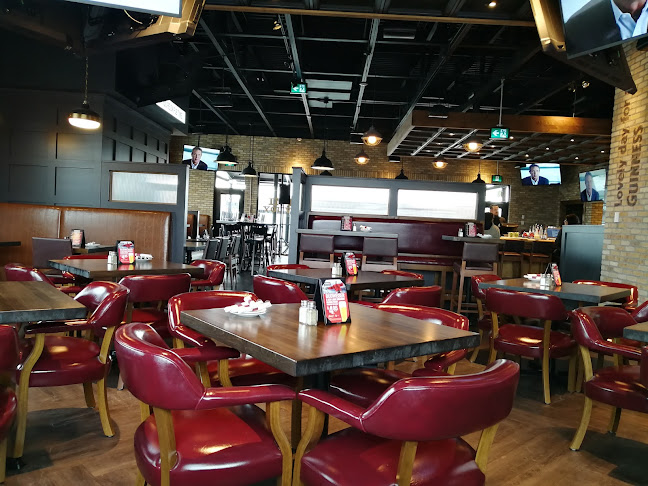 Fionns Grant Park - Hospitality and gastronomy