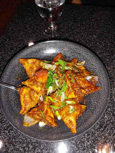 Opinii despre Kathmandu Bar and Grill în Surrey - Hospitality and gastronomy