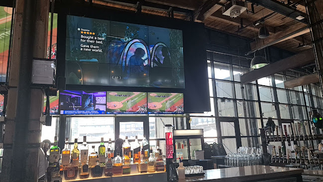 255 Bremner Blvd, Toronto, ON M5V 3L9