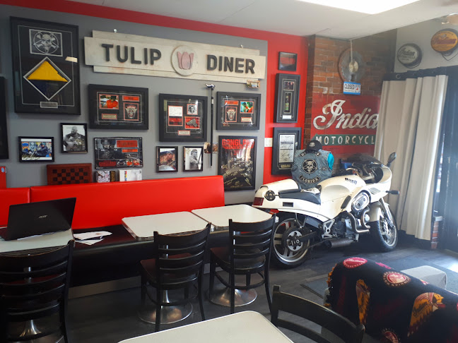 Comentarii opinii despre Crazy Macaws Motorcycle Museum & Café