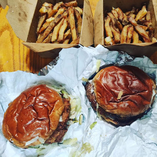 Johnny & Mae's Food Truck - St. John's