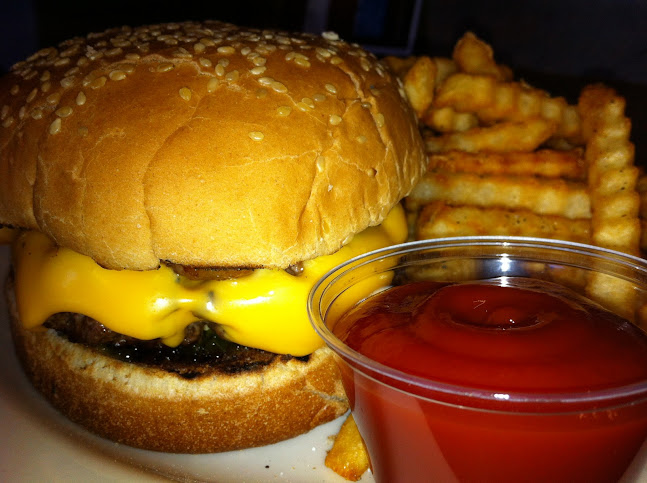 Opinii despre Emerald Community Centre - Boxcar Pub & Grill în Emerald Junction - Hospitality and gastronomy