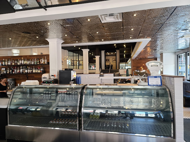 Nate's Deli - Hospitality and gastronomy