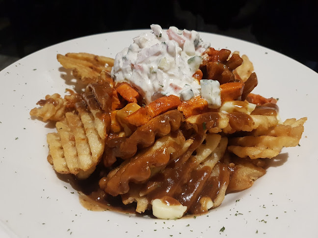 Portly Piper Pub Ajax - Hospitality and gastronomy