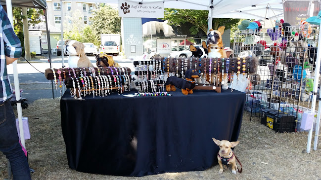 Comentarii opinii despre James Bay Market - Saturdays (1st week in May to the 1st week in Oct)