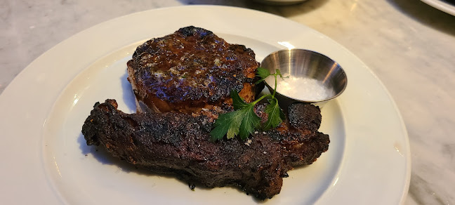 Comentarii opinii despre RH Courtyard Restaurant at RH Toronto