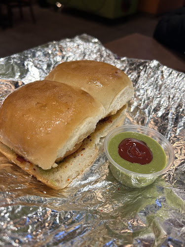 Comentarii opinii despre Veggie Planet Vaughan - Vegetarian Indian Pizza, Burger and Street food Restaurant