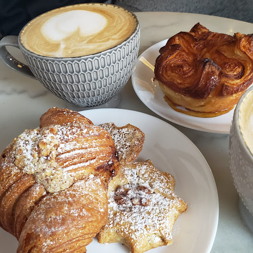 Comentarii opinii despre La Boulangerie Bakery Cafe