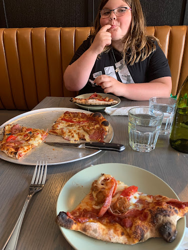 Tennessy Willems - Hospitality and gastronomy