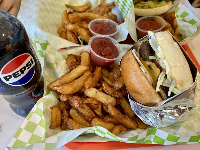 714 Gladstone Ave, Ottawa, ON K1R 6X3