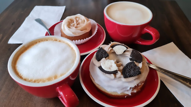 Comentarii opinii despre Red Eye Cafe and Donuts