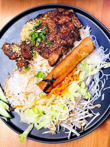 DT Pho & Coffee Vietnamese Noodle House - Hospitality and gastronomy