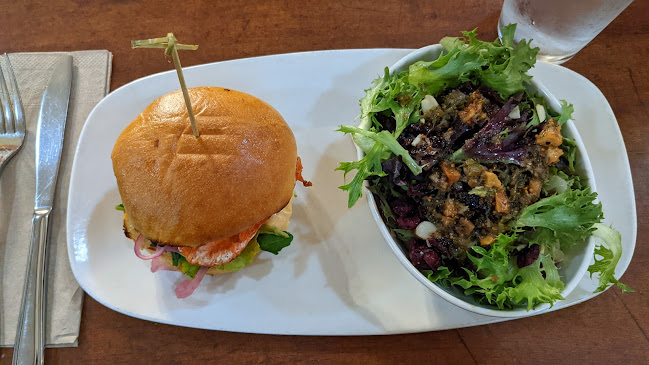 Comentarii opinii despre White Spot Ackroyd