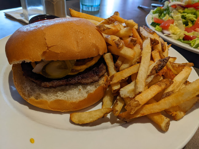 George's Burgers & Subs - Winnipeg