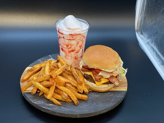 Lil' Louie's Eats & Sweets - Brantford