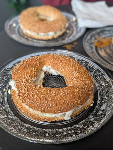 Opinii despre Serano Greek Pastry în Vancouver - Hospitality and gastronomy