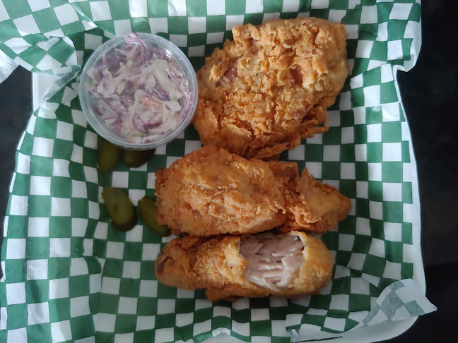 Opinii despre Beaks Chicken (East Regina) în Regina - Hospitality and gastronomy