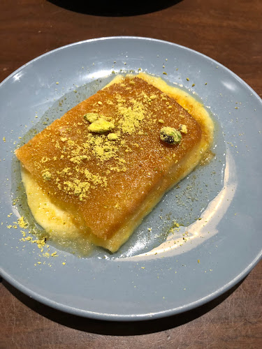 560 Robson St, Vancouver, BC V6B 2B7