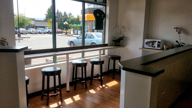 8-1470 Harvey Ave, Kelowna, BC V1Y 9K8