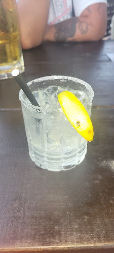 Comentarii opinii despre Route 6 Spicy Bar and Grill