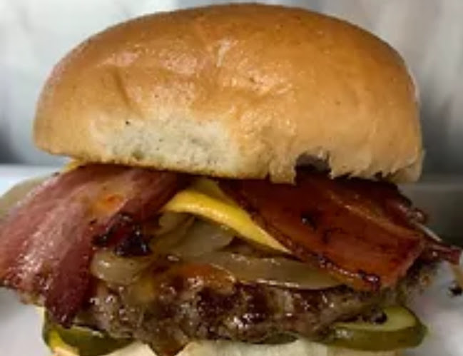 425 Woodlawn St, Winnipeg, MB R3J 2J3