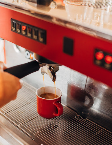 642 Somerset St W, Ottawa, ON K1R 5K4