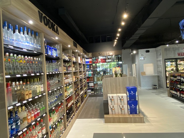 Opinii despre Liquor Landmark Langara | Liquor Store Vancouver în Vancouver - Hospitality and gastronomy