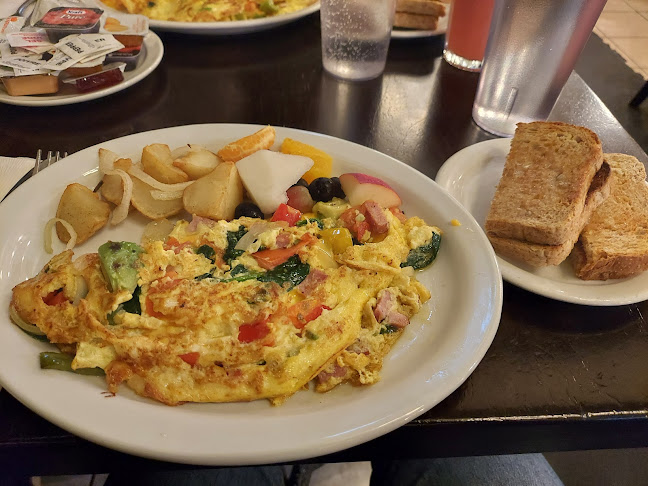 Joyeaux Café & Restaurant - Vancouver