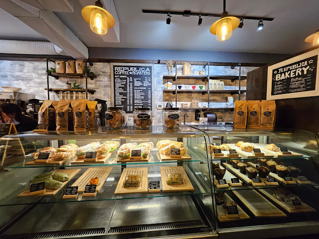 Republica Coffee Roasters Cloverdale - Hospitality and gastronomy