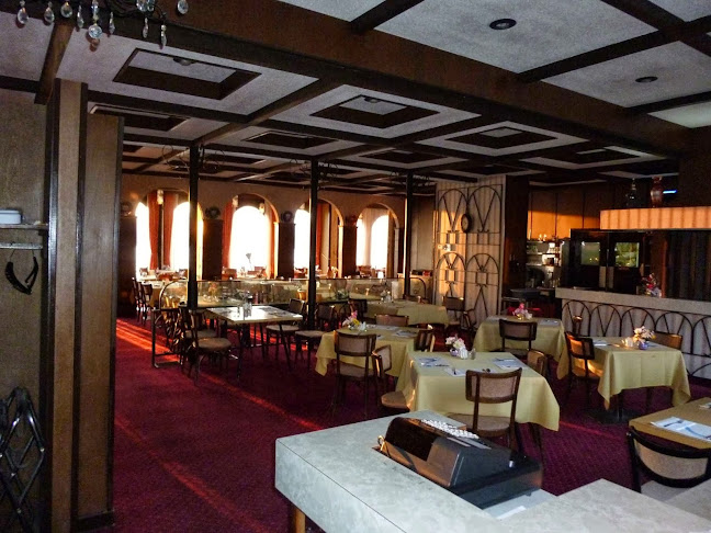 La Gondola Cafe - Hospitality and gastronomy