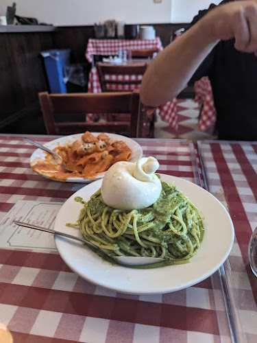 Opinii despre Sugo în Toronto - Hospitality and gastronomy