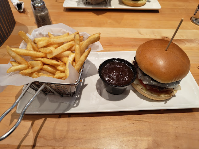 Mike's Roadhouse - Hospitality and gastronomy