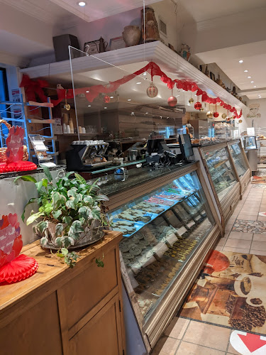 331 Lakeshore Rd E, Mississauga, ON L5G 1H4