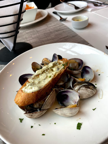 Comentarii opinii despre Blue Hat Bakery & Bistro at Pacific Institute of Culinary Arts