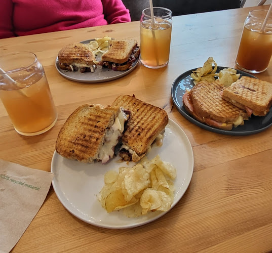 Wild Oak Cafe - Hospitality and gastronomy