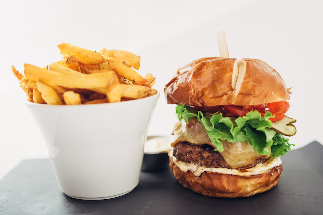 Proof Kitchen + Lounge - Hospitality and gastronomy