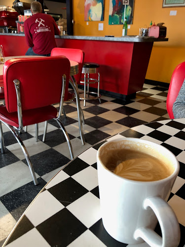 6407 Bowness Rd NW, Calgary, AB T3B 0E6