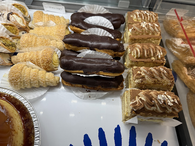 Bom Dia Café & Bakery - Queen - Toronto