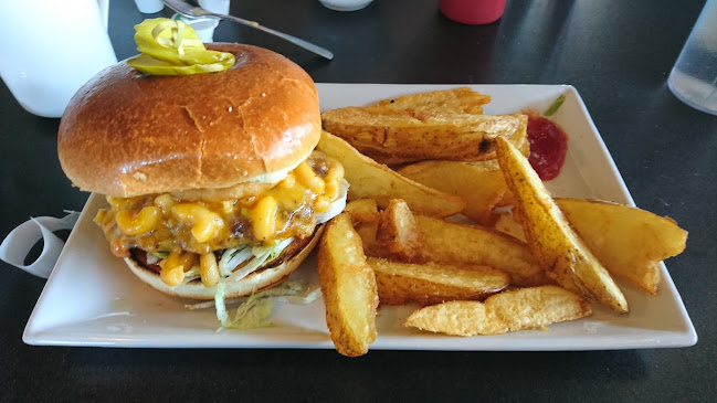 Mulligan's Restaurant & Lounge