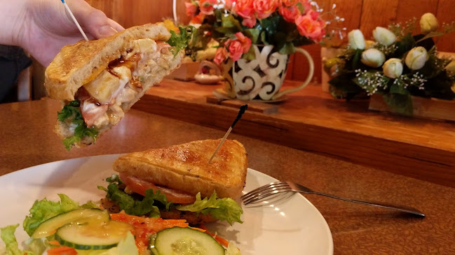 Beans & Leaves - Hospitality and gastronomy