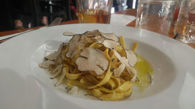 Hank's *A Restaurant