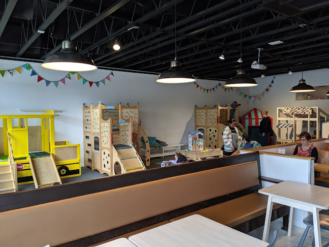 Opinii despre Circus Play Cafe în Vancouver - Hospitality and gastronomy